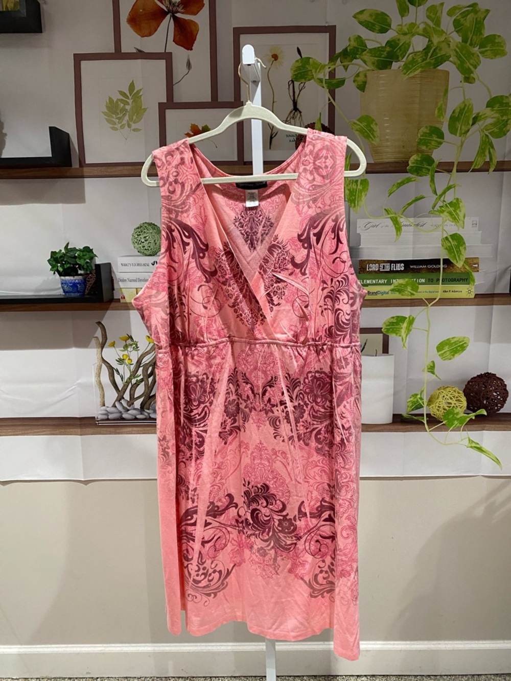 Sleeveless Pink Floral-Print Midi Dress 4 X but runs small. 26 Ptp. More like 2X